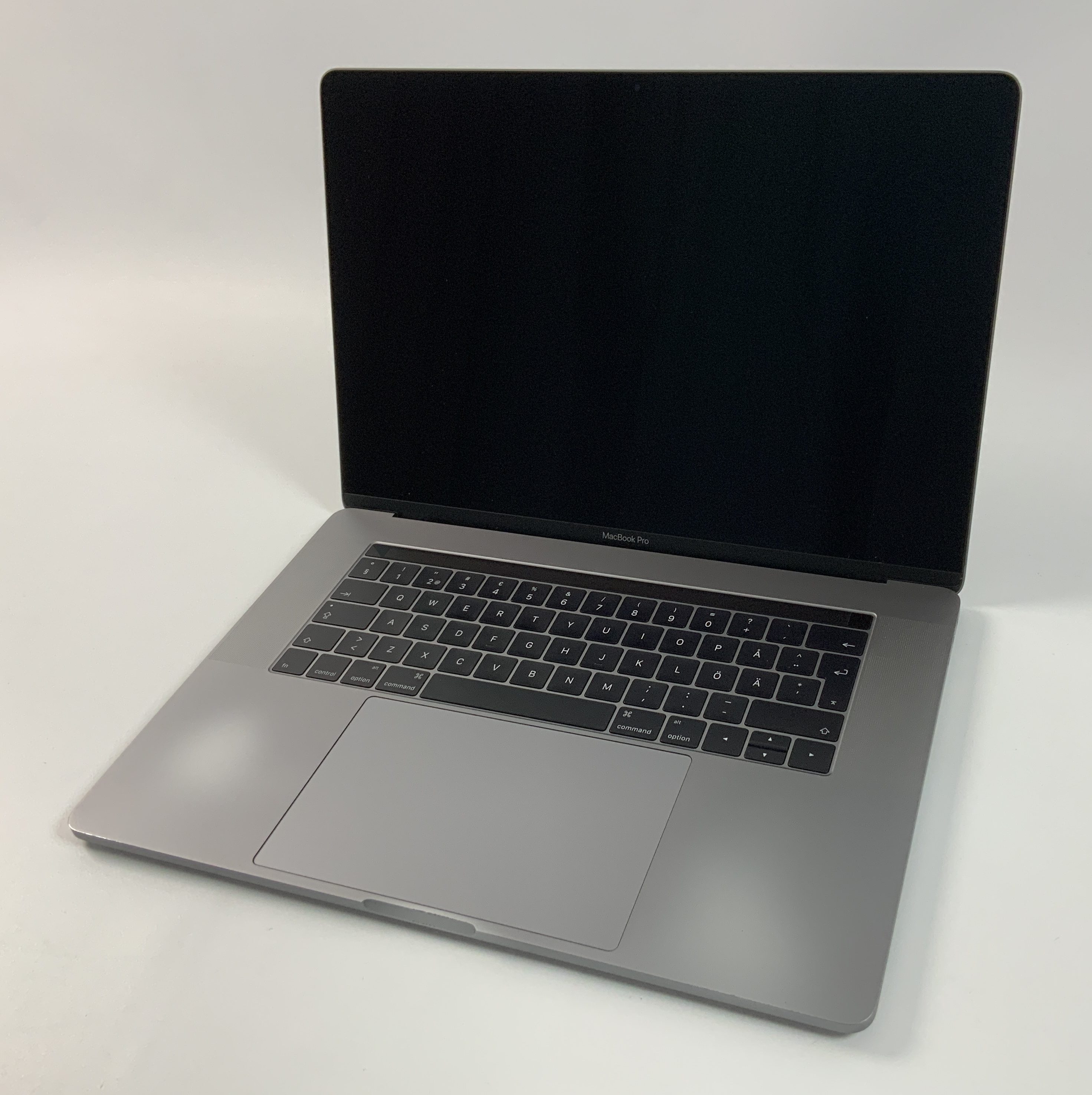 MacBook Pro 15" Touch Bar Late 2016 (Intel Quad-Core i7 2.6 GHz 16 GB RAM 512 GB SSD), Space Gray, Intel Quad-Core i7 2.6 GHz, 16 GB RAM, 512 GB SSD, Kuva 1